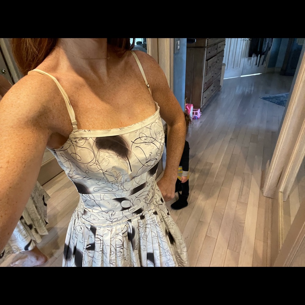 Prada pleated full skirt - Picture 2 of 7